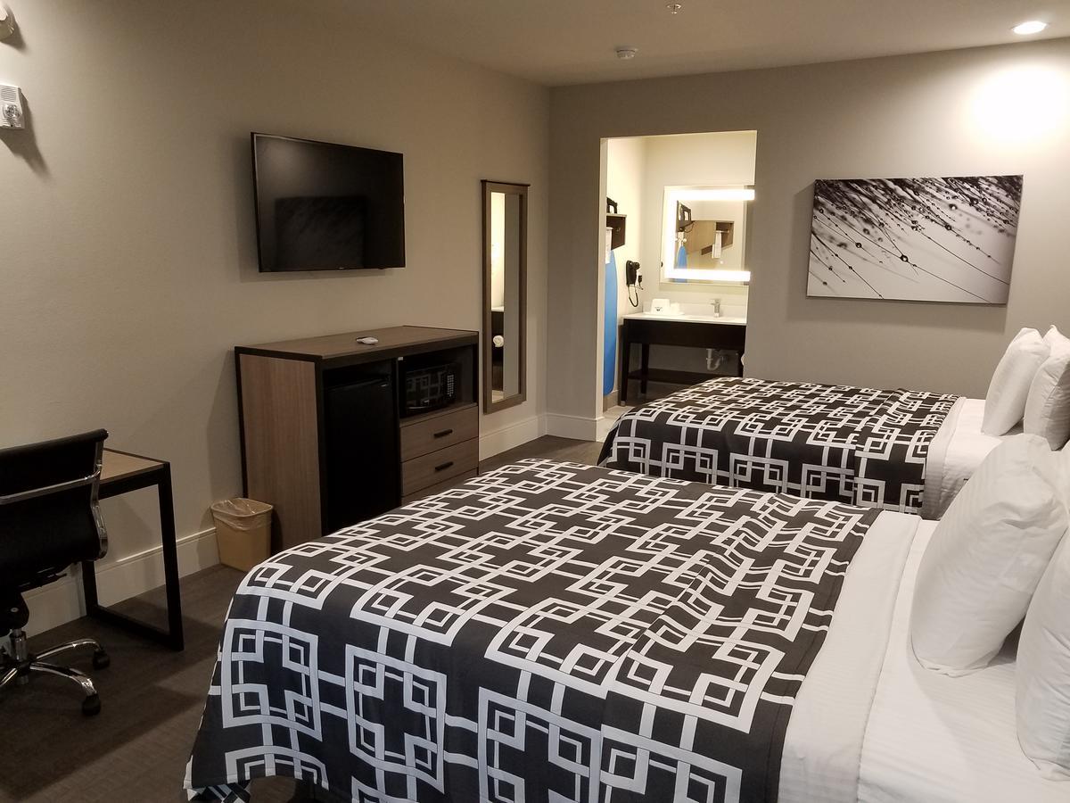 Palace Blue Tomball Parkway Hotel 2*